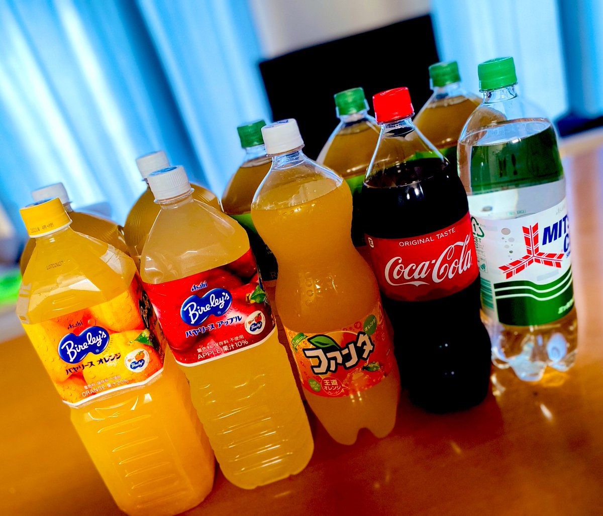 お早うございます😄

本日は遅番。
そして嫁は今日は休み!!

朝一から

嫁
｢飲み物買って来て｣

(  ･᷄-･᷅ )…朝から使いやがってぇ💢

五千円を預かり買い物へ!!
唯一の私の反抗(￣▽￣)ﾆﾔﾘｯ

帰宅…

嫁
｢あんたバカ？どんだけ買うの💢｣

( ⌯᷄௰⌯᷅ )💭俺の勝ち👍

今日も宜しくです😁