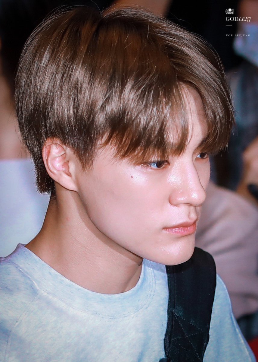 barefaced jeno - a thread lets appreciate it more~  #제노  #JENO (ctto of the photos on this thread)