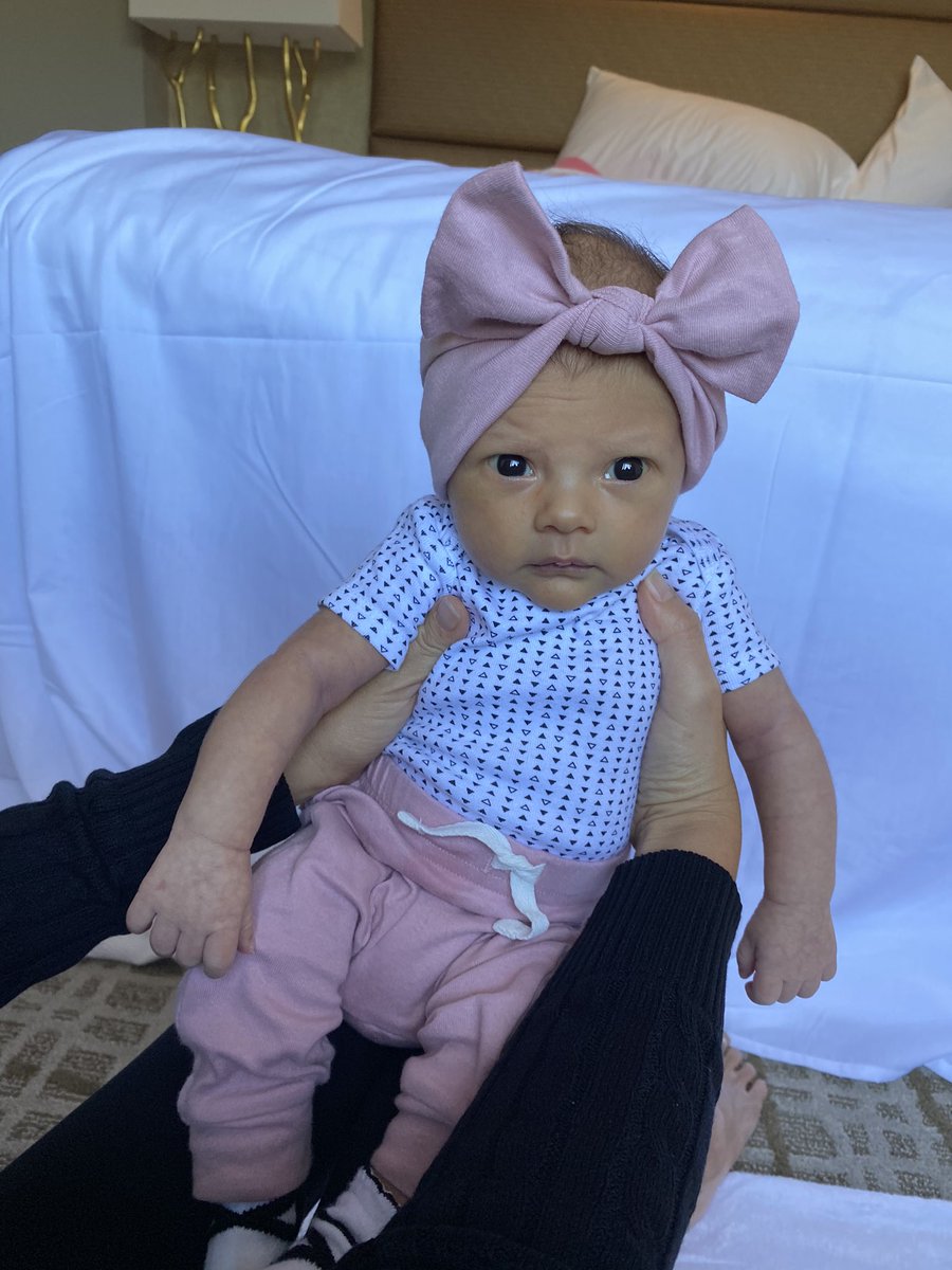 A month already? I wish time would slow down so she can stay my littlest love forever. A month ago, me and alex brought into the world the most beautiful girl (although that may be a little biased). Who knew someone so little could hold such a big piece of my heart 💖
