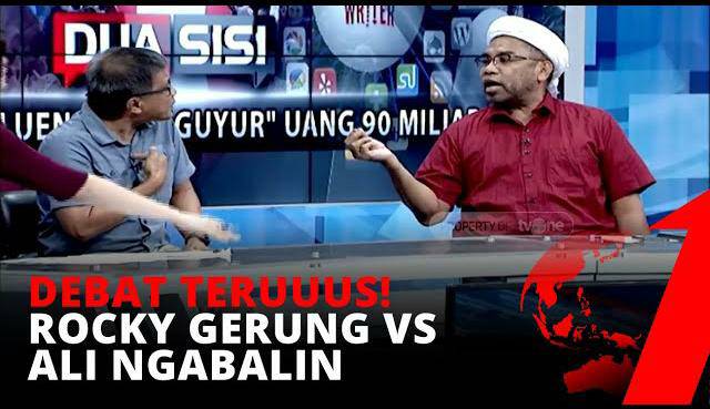 Rocky Gerung ke Ali Ngabalin &amp; Staf Kominfo: Anda Berdua Saya yang Gaji! Tonton video selengkapnya di Youtube channel Talk Show tvOne dengan klik youtu.be/oSuYFhM7lNI
#CariBeritaditvOne #DuaSisitvOne