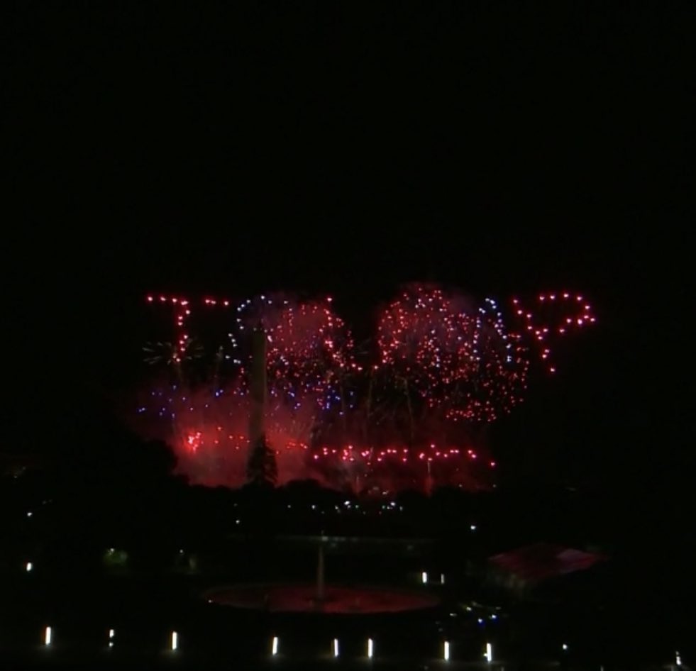 180,000+ Americans dead and this dude writes his name in the sky.