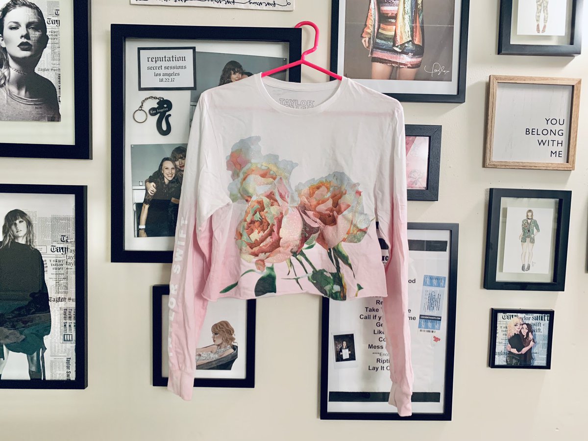 Lover era floral glitter crop top. Size small. $25 plus shipping