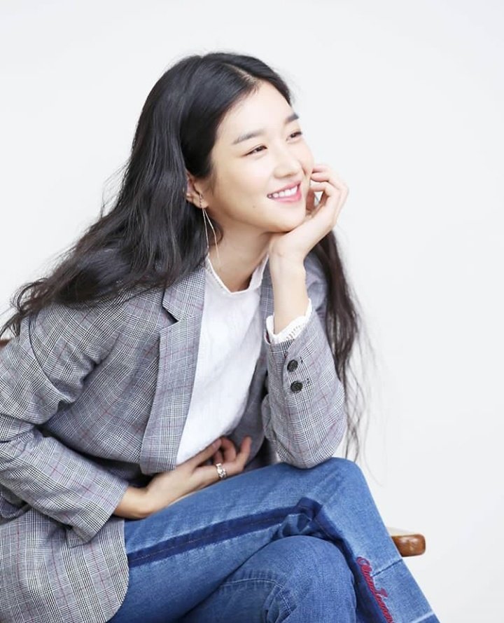  #SeoYeJi • 30 years old (April 6, 1990)Latest drama: Its Okay To Not Be Okay