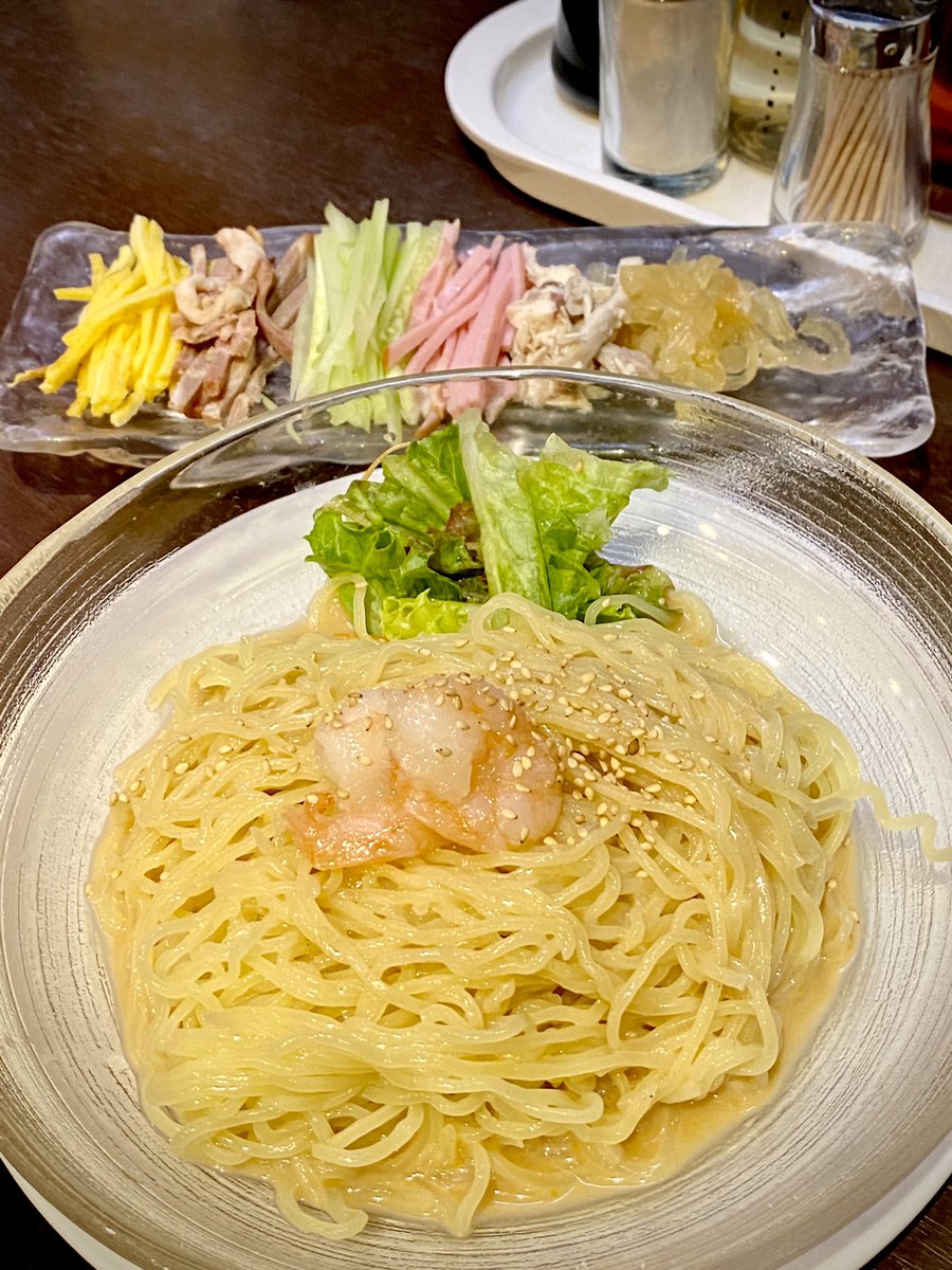 義元ゆういち A Twitter 仙台生まれの冷やし中華 冷やし中華発祥の店 の一つ 龍亭 さんの涼拌麺 プリプリの麺と酸味のある爽やかな味のタレがやっぱり暑い日には最高 具材は別皿に添えられて 元祖冷やし中華は案外おしゃれだ