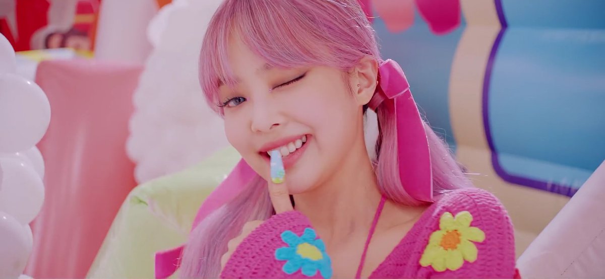 Jennie tweet media