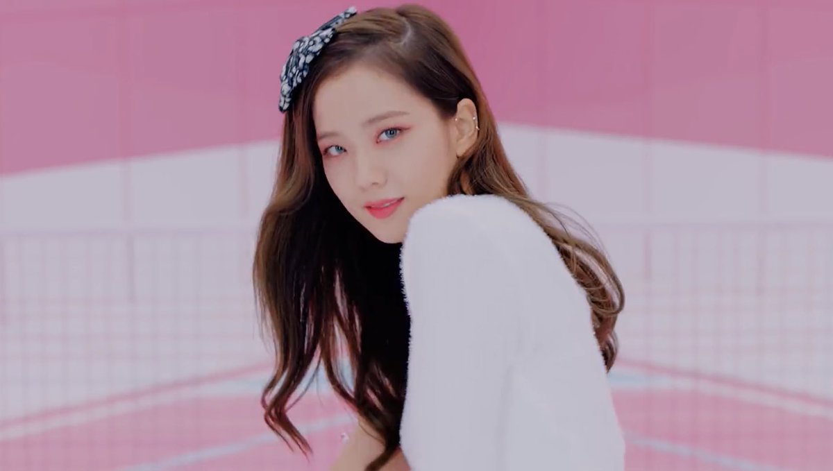 chaesoofeed's tweet photo. THE VISUAL QUEEN https://t.co/ErKm43Nk17