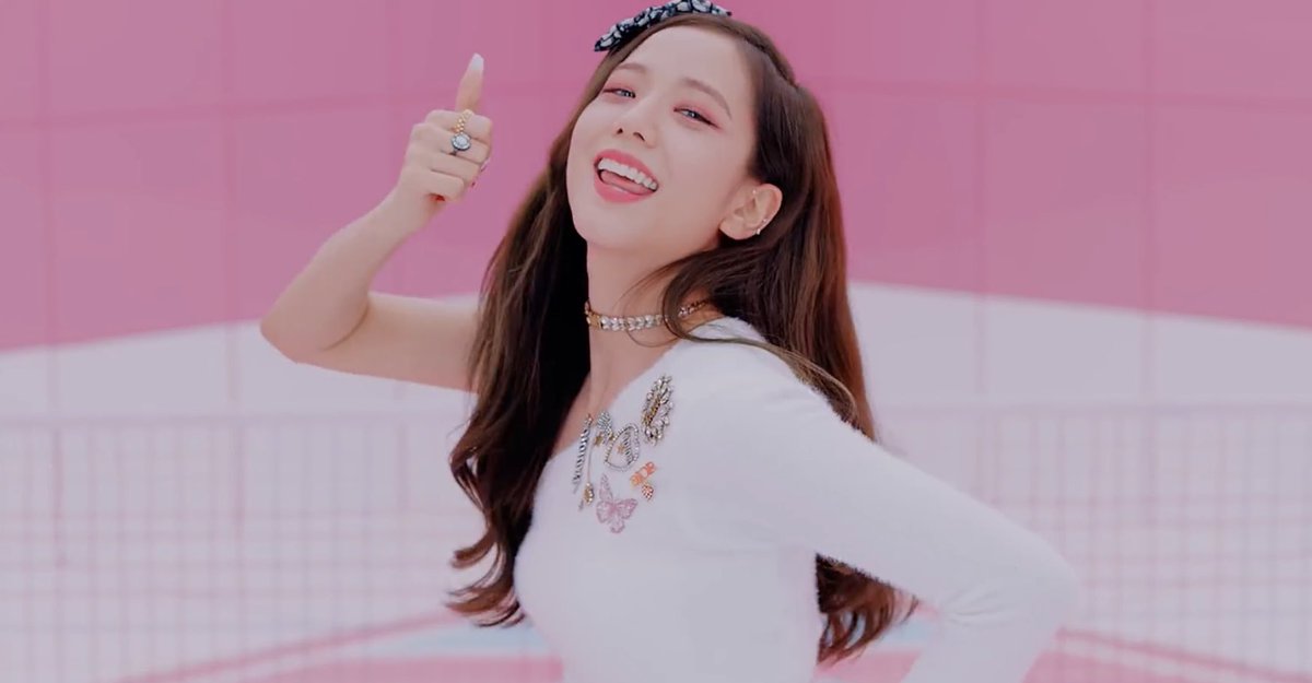 chaesoofeed's tweet photo. THE VISUAL QUEEN https://t.co/ErKm43Nk17