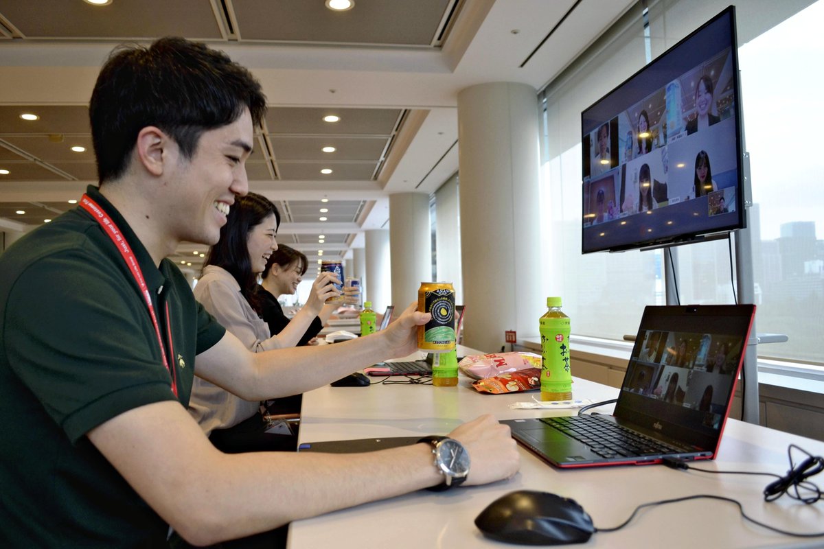 The_Japan_News's tweet photo. Japan companies hold online gatherings in bid to reassure prospective hires
https://t.co/FExJMxYVLt
#coronavirus #pandemic #online_gatherings #job_offers #job_hunting #new_graduates https://t.co/YBLkIKgMdh