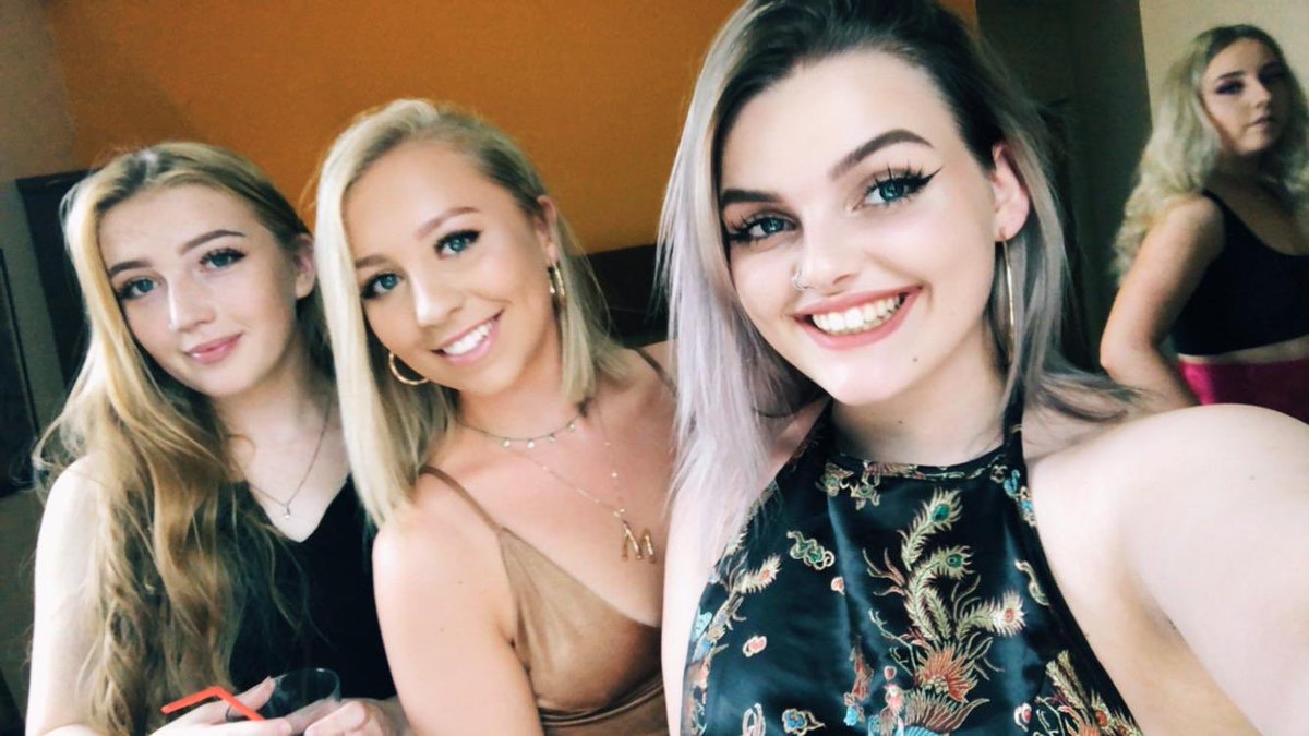 _meegansmith_'s tweet photo. @freyawilsof happy birthday angel, hope you have the best day!! wish I was with you celebrating tonight, miss you and sending lots of love xxx https://t.co/FyP01jaS45