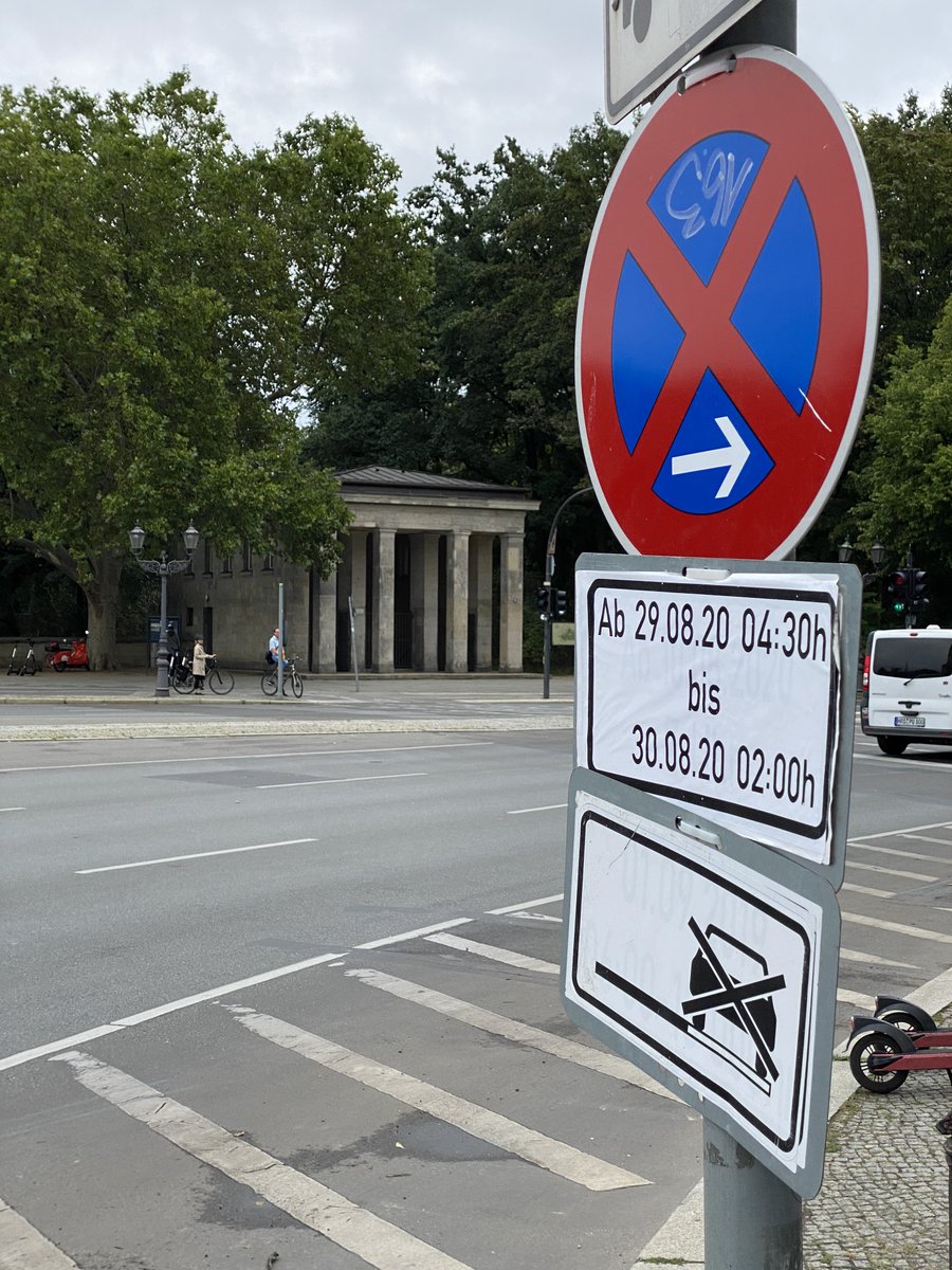 Kenfm De در توییتر Gutes Zeichen Grosser Stern Ecke Strasse Des 17 Juni Schilder Noch Da 29 08 20 Berlin Wir Sehen Uns Keine Gewalt An Die Polizei Schliesst Euch An Https T Co 0loqh04qz3