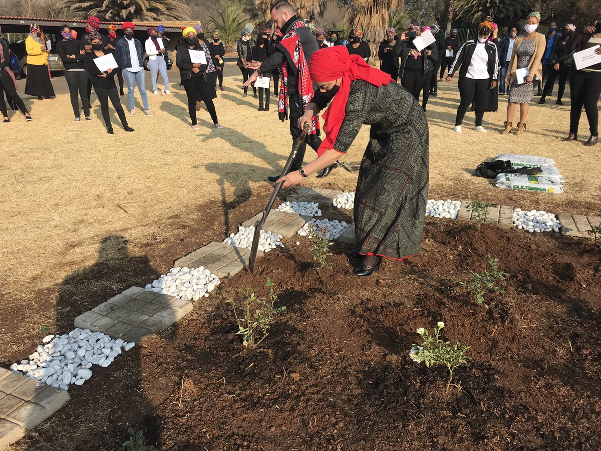 MidvaalLM's tweet photo. A commemorative garden of Roses was planted by our MMC for Corporate Services Lynda Parsonson, MM Serrah Mhlanga, and female employees as a monument to all the women who lost their lives to Gender-Based violence. #WomensMonth2020 https://t.co/PXGOPAc1xg