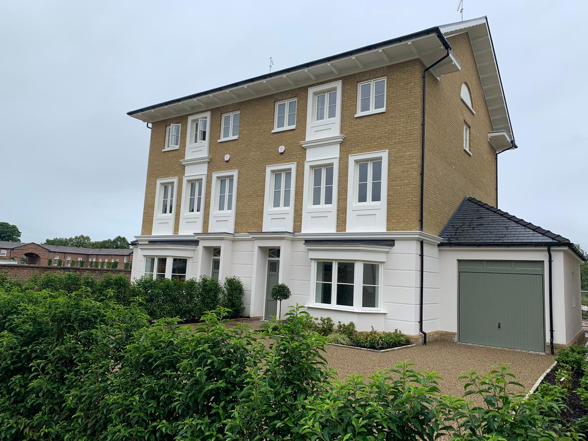 ALenchBuilders's tweet photo. Take a look at one of our A Lench sites: Cedar Square, PH properties, Alderley Park. 

Some fantastic work completed A Lench building contractors. 

#ALench https://t.co/aEqYXxjPzz