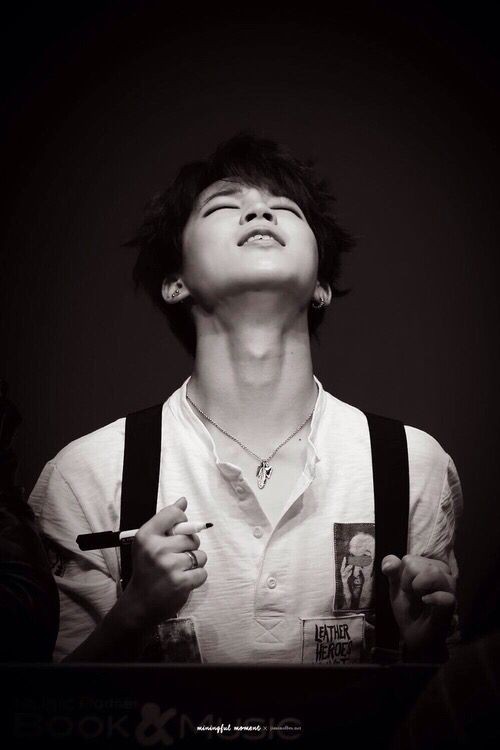 Jimin's Neck Appreciation [A thread]Cuz, why not? We need to appreciate him more   @BTS_twt