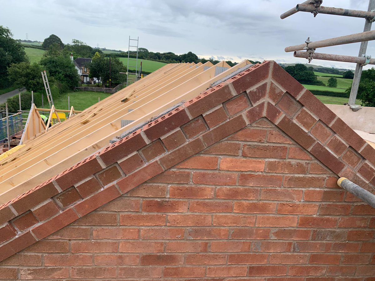 ALenchBuilders's tweet photo. Trusses and masonry cut ups are complete at #EardleyEndFarm. Great attention to detail by the TTL team. 

#EardleyEndFarm #TilstoneThomasLench https://t.co/APsNTmGJxF