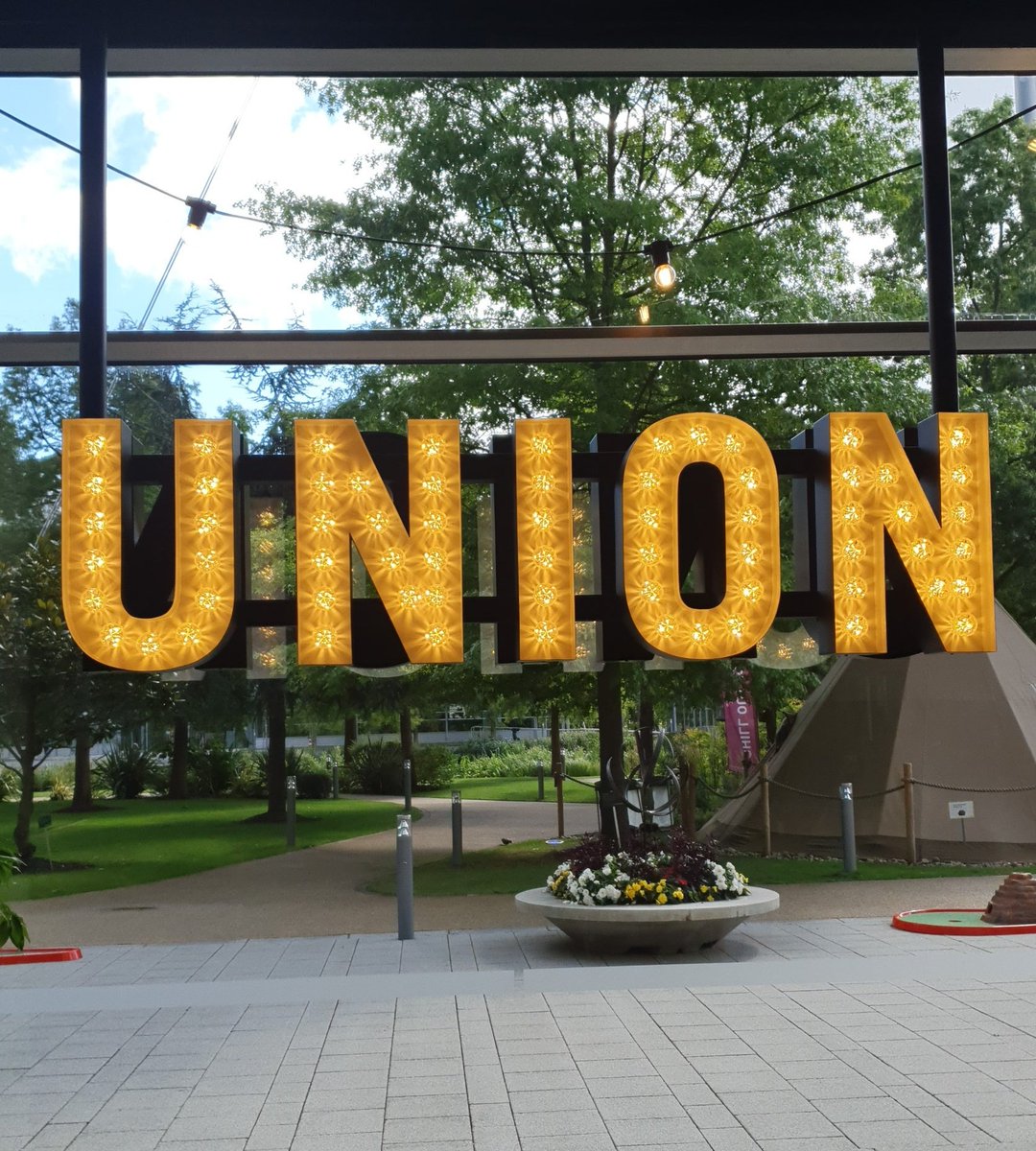 Union Bar tweet media