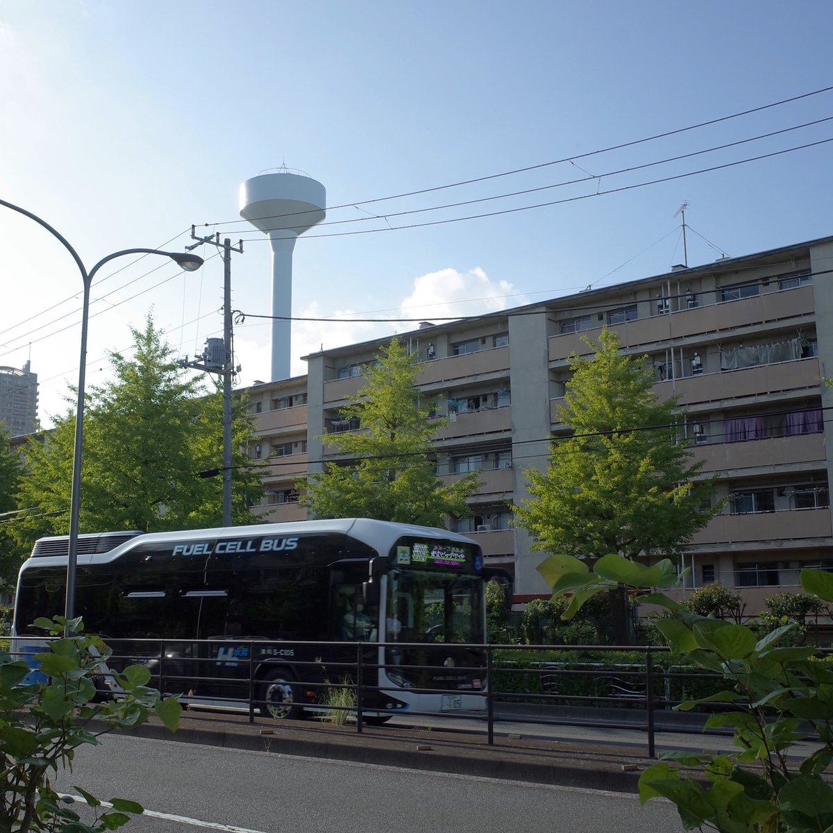 Minesota على تويتر 都営バス 門19 辰巳一丁目 都営辰巳一丁目アパート Tobus Danchi 給水塔 S C105 燃料電池バス Sora Minesota على تويتر 都営バス 門19 辰巳一丁目 都営辰巳一丁目アパート Tobus Danchi 給水塔 S C105 燃料電池バス Sora