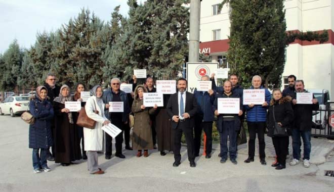 patronlar's tweet photo. 750 bin kişi dolandırıldı! Devremülk vurgunu...
Son dönemde ülke genelinde #devremülk veya #devretatil almayı planlayan 750 bin kişi dolandırıldı. Mağdur sayısının, ailelerle birlikte 3 milyonu bulduğu tahmin ediliyor. https://t.co/hgXuGftoki https://t.co/lsRXYp0dAx