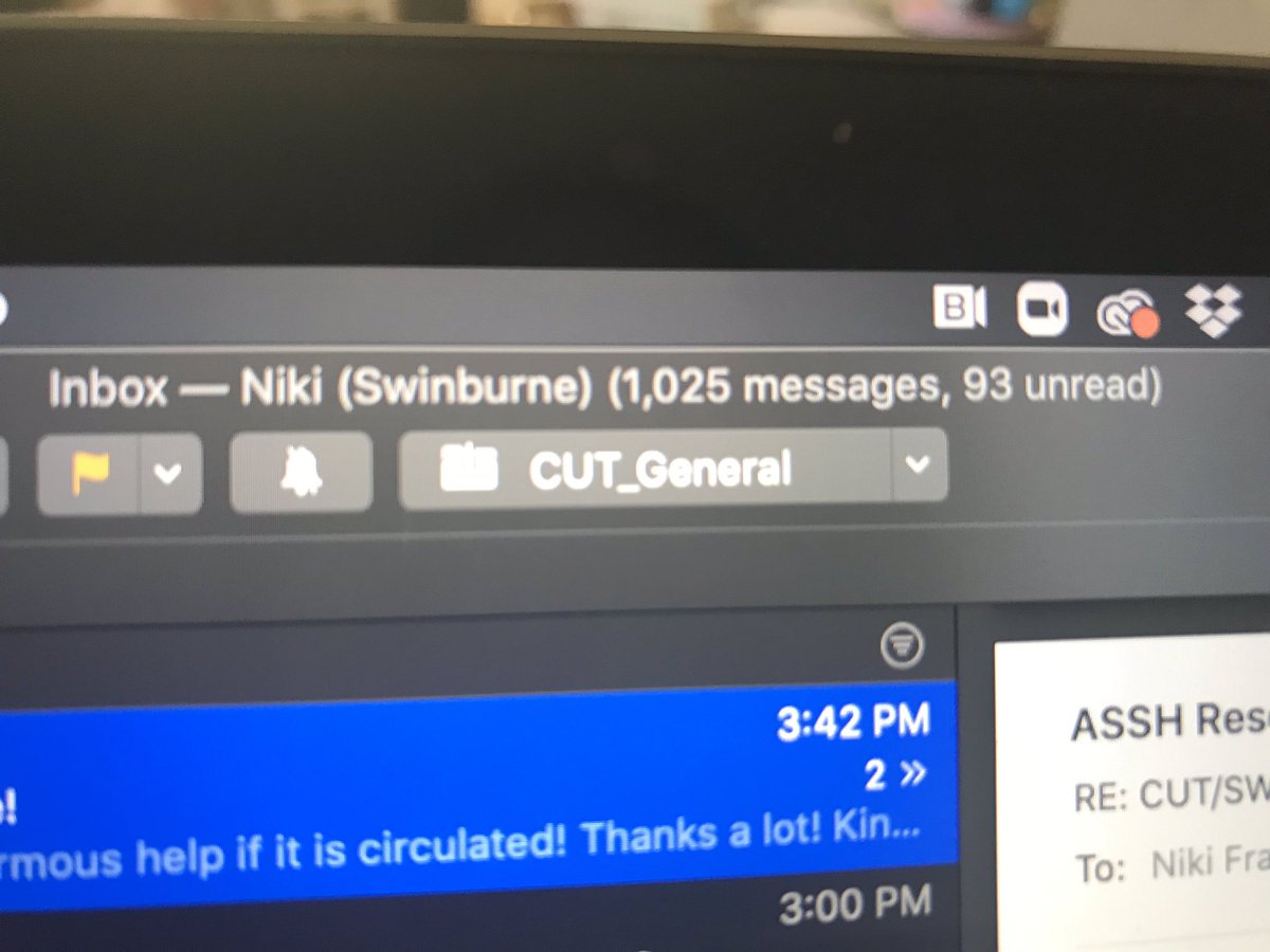 NFrantzeskaki's tweet photo. Back pain and stomach pain + toddler at home + conference weeks = 1,025 emails pending #DesperateAcademic https://t.co/fG5fv3VS07
