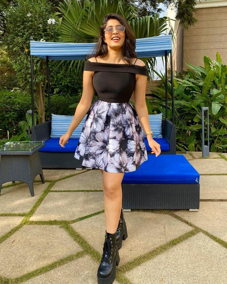 EgfEcnAU8AAqEVZ?format=jpg&name=medium