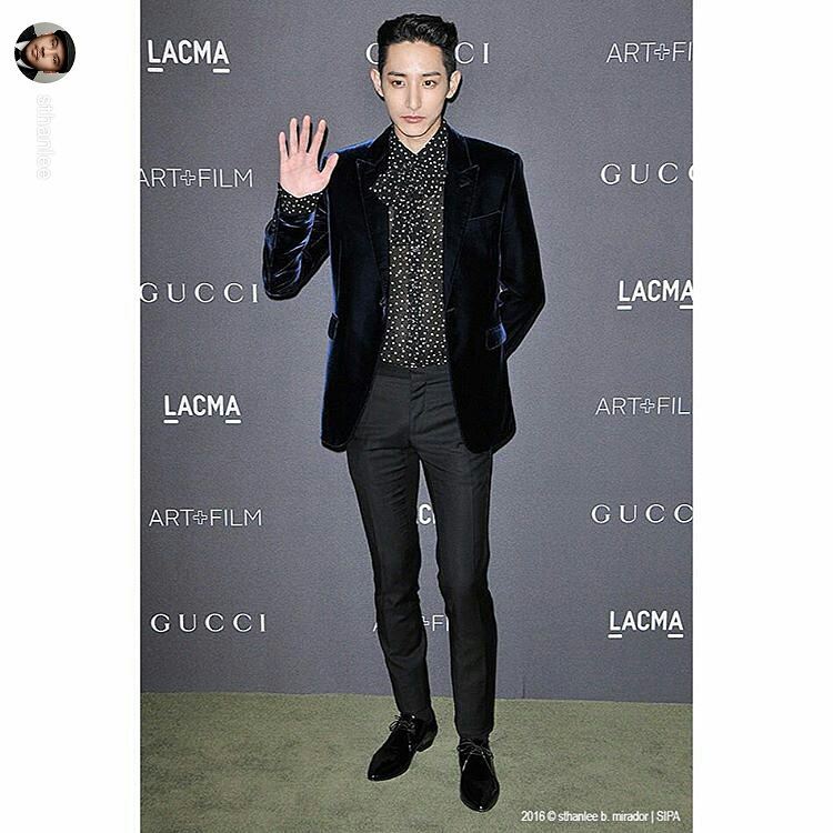 LXXSXXHXKKK's tweet photo. Korean Model/Actor @LeeSooHyuk attends the 2016 @LACMA ART+ FILM Gala in Los Angeles. Photo by @Sthanlee B. Mirador | @SIPAUSA [10.29.16] #LACMAArtFilmGala #LACMA #KoreanModel #KDrama #LuckyRomance  #RunwayCop #LeeSooHyuk 

161030 sthanlee IG UPDATE • #LeeSooHyuk #이수혁 https://t.co/2ldLihsG8Z
