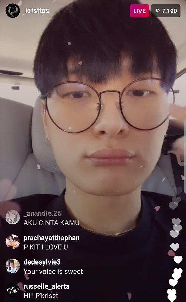 You wouldn't notice it but the necklace hat 2 different chains!I asked myself why the necklace sat so oddly around his neck during kazz but now I get it! He turned it so that only one side would be revealed (Hide the pendant & other chain)! He also wore it in his ig live stream!