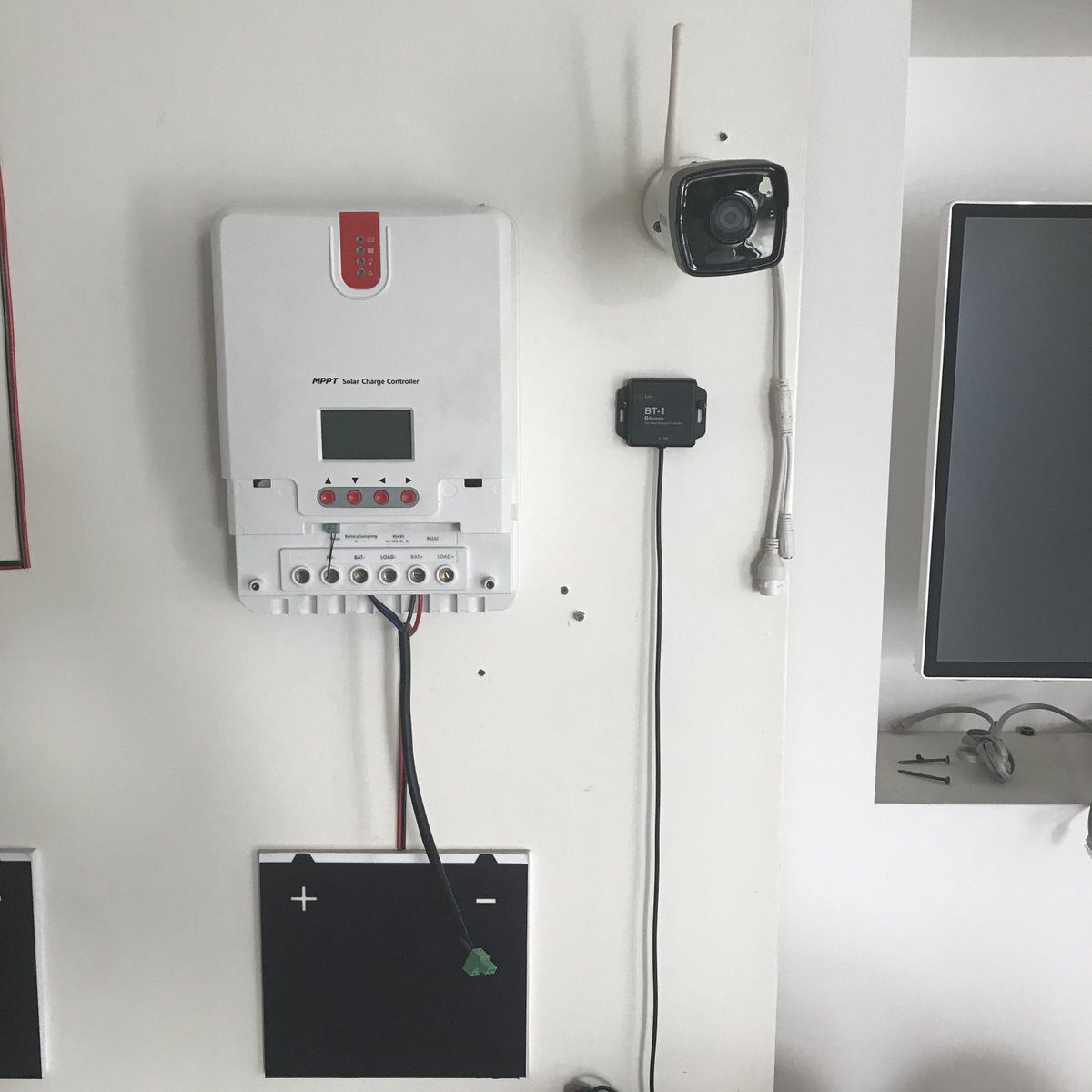 SRNE_Jupiter's tweet photo. Our hot selling products.  
ML series MPPT solar controller
More than 10 years of production and sales history, recognized by the global market
#SRNE #Solarcontroller #SRNESOLAR
#EnergyStorage 
#renewables 
#cleantech 
#solarpower
 #solarenergy
#MPPTSOLARCONTROLLER
#MPPT https://t.co/46jryPuO6n