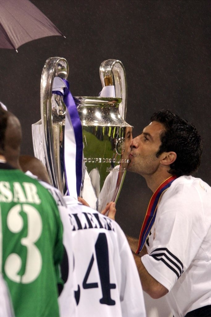 Figo did well at Real Madrid. He won everything he had previously won at Barcelona but with the addition of a UCL title. He left Real Madrid as one of their best foreign players ever.