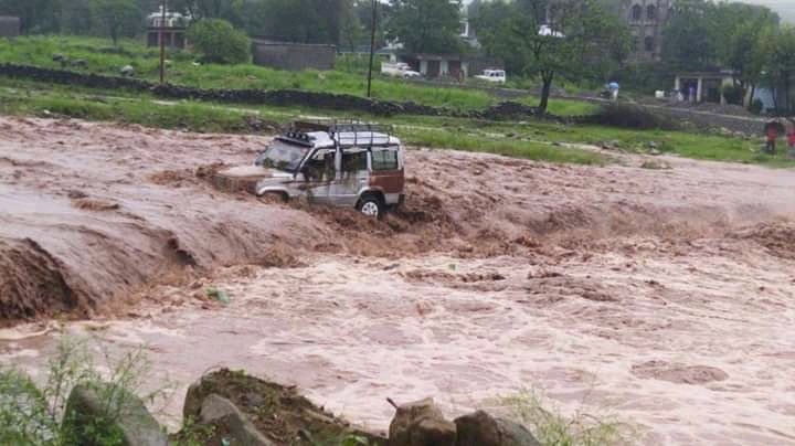 lizwathuti's tweet photo. Dear @UN Secretary General H.E. @antonioguterres,Please #SpeakUpForStudentsSafety in India🇮🇳. Millions of students are being forced to appear for #NEETJEE during this peak COVID19 situation &amp; amidst raging floods which is unacceptable.
#PostponeNEETJEE_Today 
#JusticeForStudents https://t.co/e50i8nMAiz
