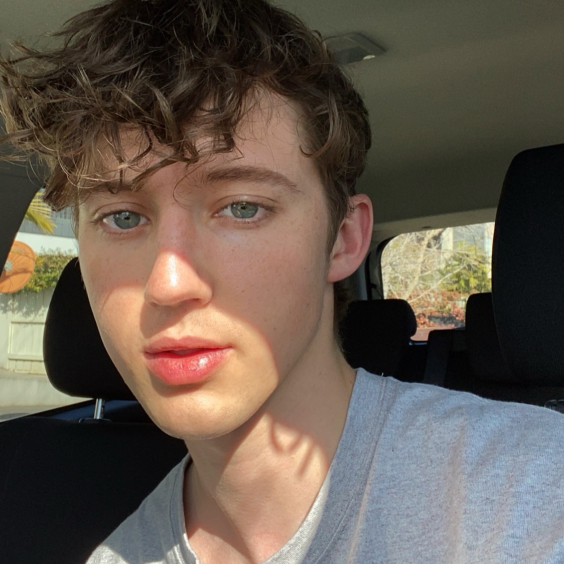 troyesivan's tweet photo. Beep beep https://t.co/a4dUUZjBmT