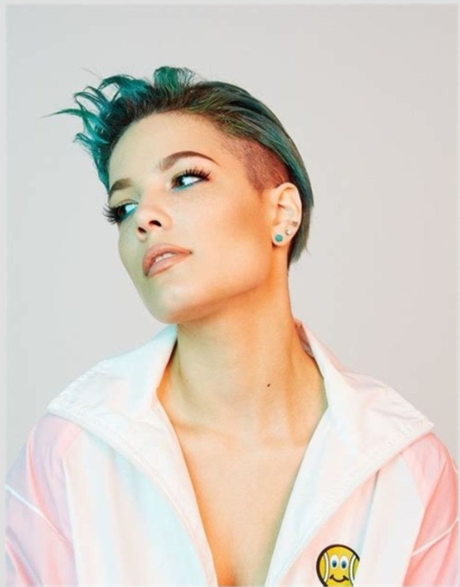 thestarsandme's tweet photo. #visitbadlands2020 #5yearsofbadlands #badlandsliveatwebsterhall #backtothebadlands #whywepickedyou @halsey you n your music have been there for me for over 5 years now 💙 thank you for this album and everything else we love you sm 💫 keeping on running https://t.co/lPFFcu8JW3