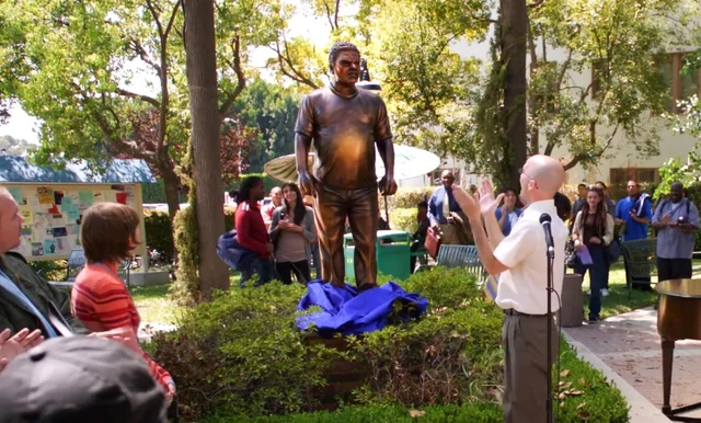 Happy birthday to Greendale\s own, Luis Guzmán. 
