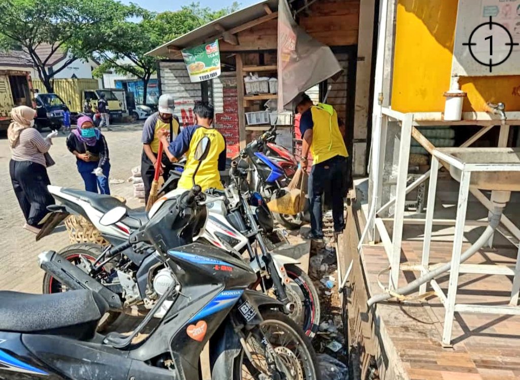 indagpwk1's tweet photo. kegiatan Jumat Bersih (Jumsih) yang di laksanakan di UPTD pasar Citeko  kab.purwakarta Jumat 28 Agustus 2020
@ratna_anne https://t.co/NOpLYCDmdd