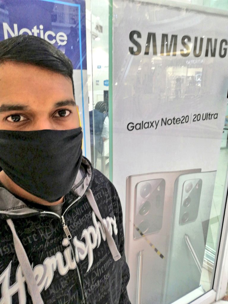 NishyWezSyd's tweet photo. #KfmNote20Challenge @KFMza For sure #GalaxyNote20 #SPen🖊️ is basically an extension of you making you more productive... It's capabilities are truly incredible especially for graphic designers & artists🎨🖼️ #NextLevelPenmanship💯 #WIN #FingersCrossed @SamsungMobileSA https://t.co/n5hnSganvf