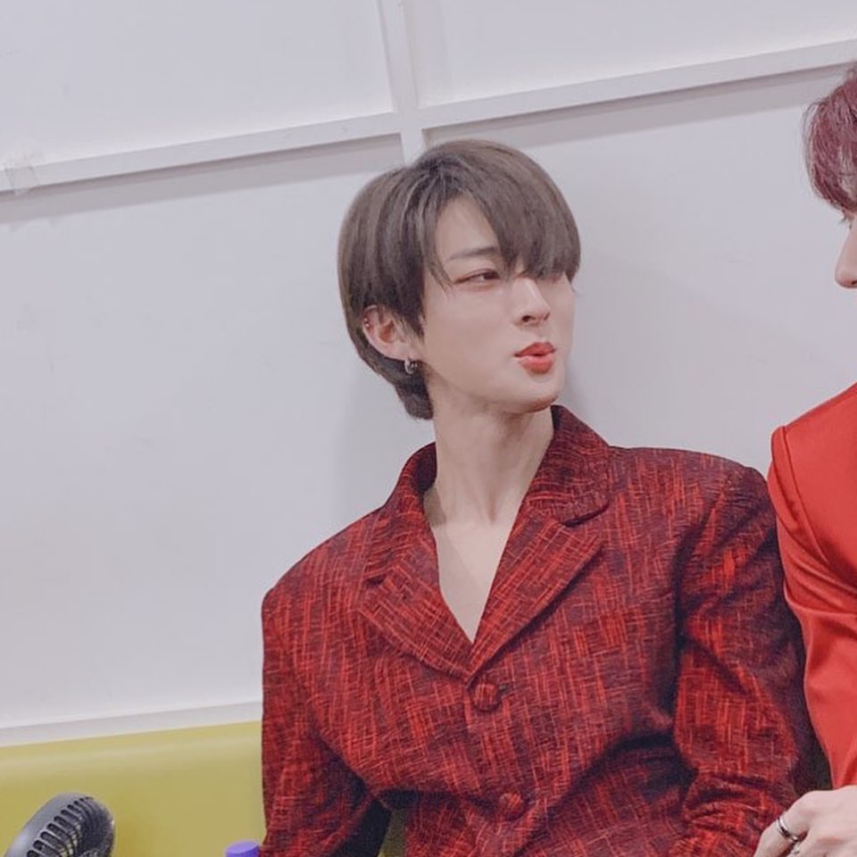 vavmexico's tweet photo. 〔📷〕 28.08.20 ↳ #IG • #Lou
"Hoy es el cumpleaños de Ace. Todos, por favor celebren conmigo el cumpleaños de mi hermano.~~
#vav #ace #VeryHandsome #HappyBirthday #GiftIs #HaveMe #hbd #👻👻"
#브이에이브이 #VAMPZ @VAV_official @twt_VAV https://t.co/8c8lTarnE1