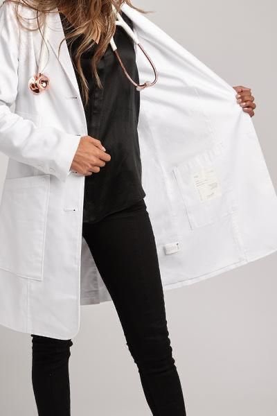 Goddamnit I make a white coat look amazing.
