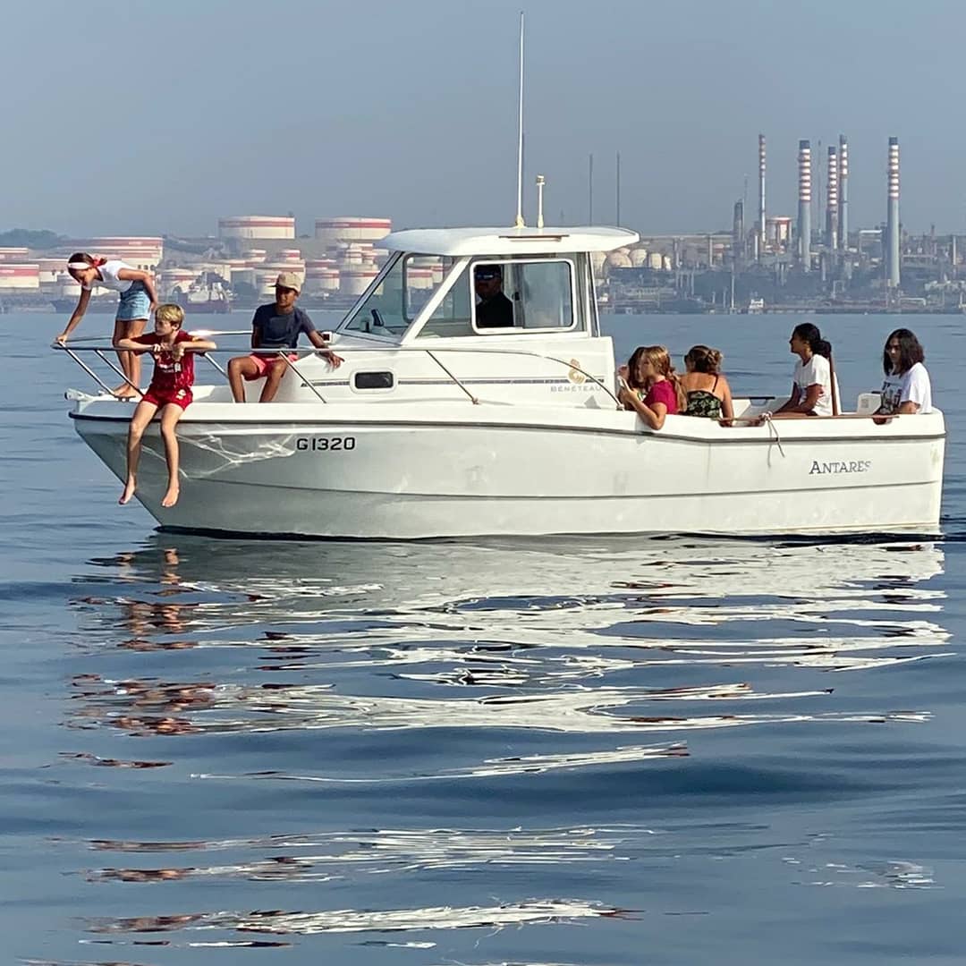 NautilusGib's tweet photo. Kids from the CLC summer camp enjoyed boat trips in Bay of #Gibraltar.
They were treated to a spectacle of dolphins and tuna feeding on a variety of bait fish including flying fish.
They even managed to rescue floating plastic!
Nurturing marine awareness in the next generation https://t.co/hDylhcSd1n