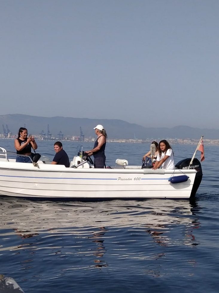 NautilusGib's tweet photo. Kids from the CLC summer camp enjoyed boat trips in Bay of #Gibraltar.
They were treated to a spectacle of dolphins and tuna feeding on a variety of bait fish including flying fish.
They even managed to rescue floating plastic!
Nurturing marine awareness in the next generation https://t.co/hDylhcSd1n