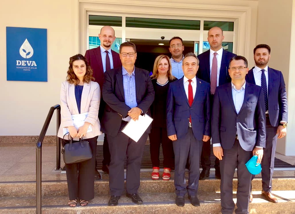 bursadadeva's tweet photo. Bursa Kurucu İl Başkanı ve heyet üyelerini tebrik eder, görevlerinde başarılar dileriz. Bu süreçte büyük emeği geçen Genel Başkan Yardımcımız @bdalgin ‘a teşekkür ediyoruz. https://t.co/ZLbweaCzxq