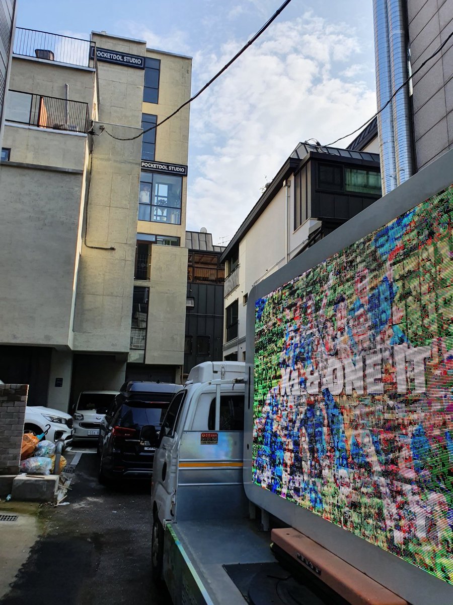 WingsForX1's tweet photo. [ Day 2 🦋 ]
Our LED Truck visited MBK Entertainment today. WingsForX1 Correspondent shared that staff  watched our truck and took pictures.
#플라이하이_엑스원_1주년축하해
#FlyHigh_X1st_Anniversary https://t.co/kRKO230nkN