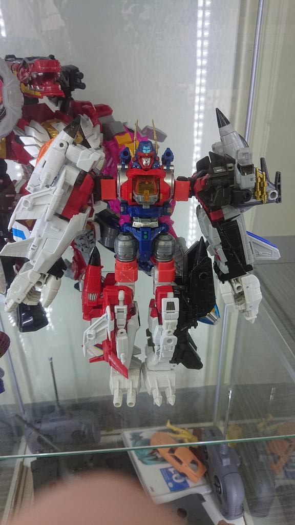 disandbarth's tweet photo. 秋葉原某所。( ・`д・´)
悪の秘密結社の悪巧みがまた1つ!( ・`д・´)
#ダイアクロン #トランスフォーマーユナイトウォーリァーズ #ダイアバトルスV2 #3DGAN https://t.co/zSJfEDFDJ4