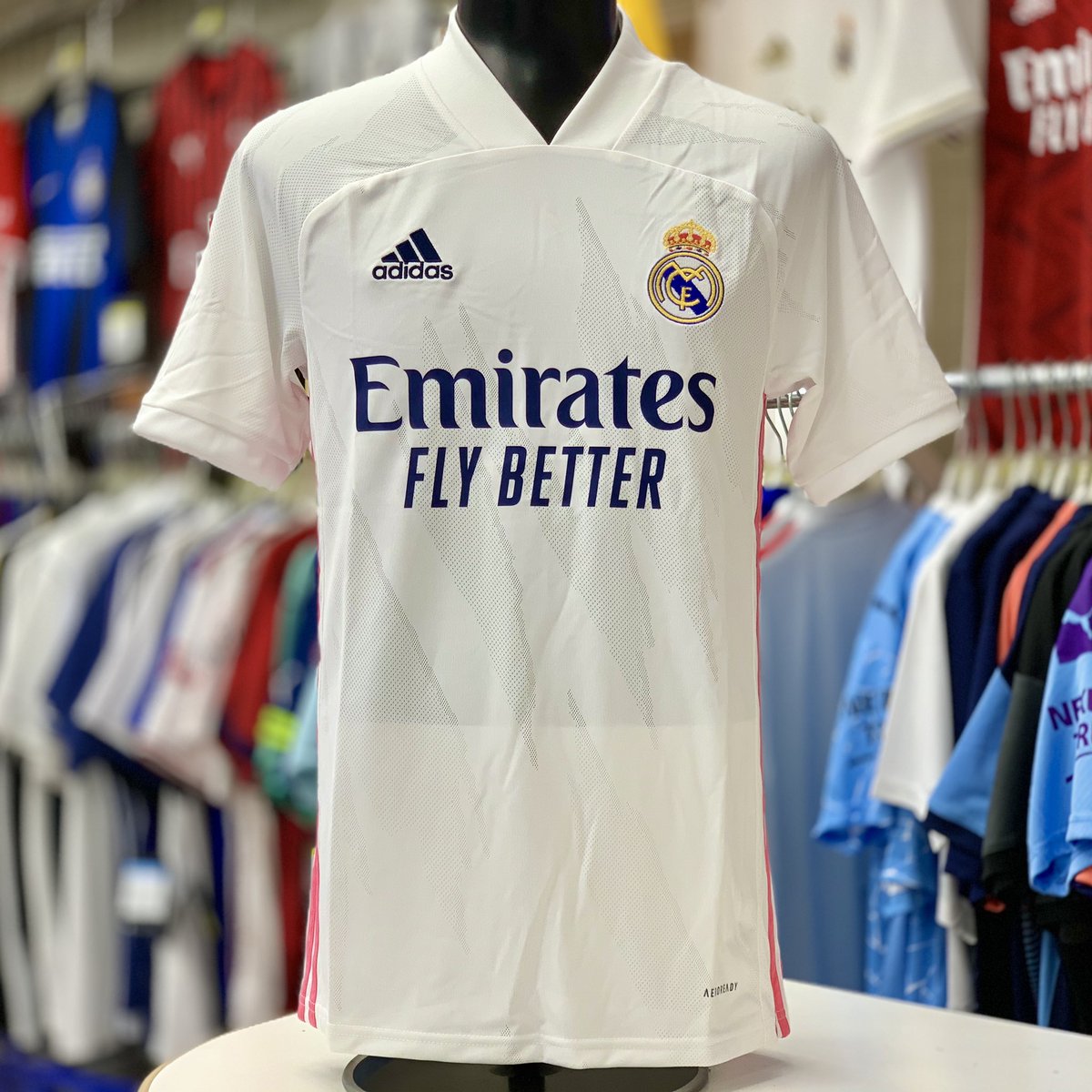 フットボールショップ パシオン 川越店 21 Real Madrid レアル マドリードの新ユニフォームが 今日から発売してます 大人 ジュニアサイズともに入荷 Adidasfootball ラ リーガ Halamadrid レアル マドリード T Co