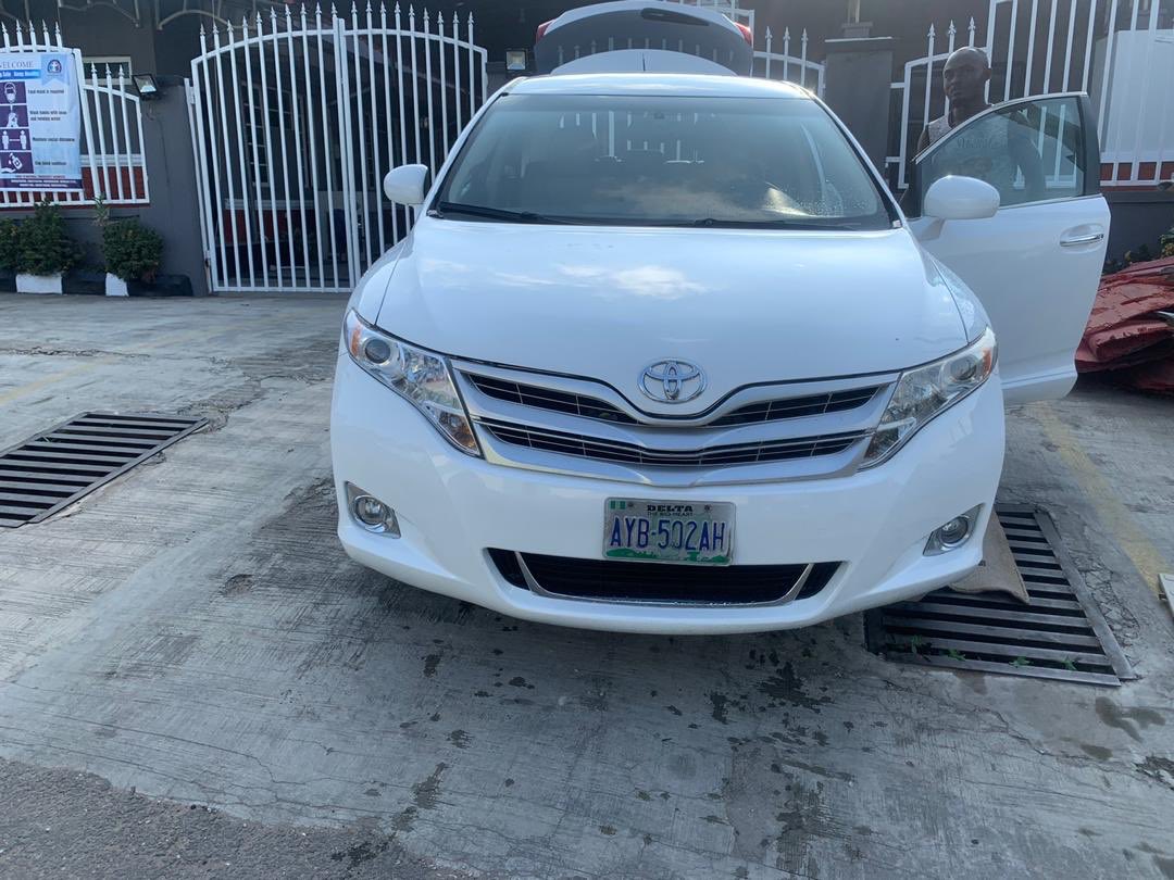 2010Toyota Venza Full option Registered Price:3.7m