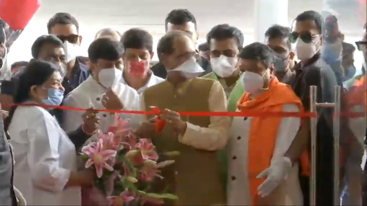 CMMadhyaPradesh's tweet photo. मुख्यमंत्री श्री @chouhanshivraj इंदौर में ₹237 करोड़ से अधिक की लागत से निर्मित आधुनिक चिकित्सा सुविधाओं से युक्त दस मंजिला सुपर स्पेशियलिटी अस्पताल का लोकार्पण किया। https://t.co/qgZZtcaG9b