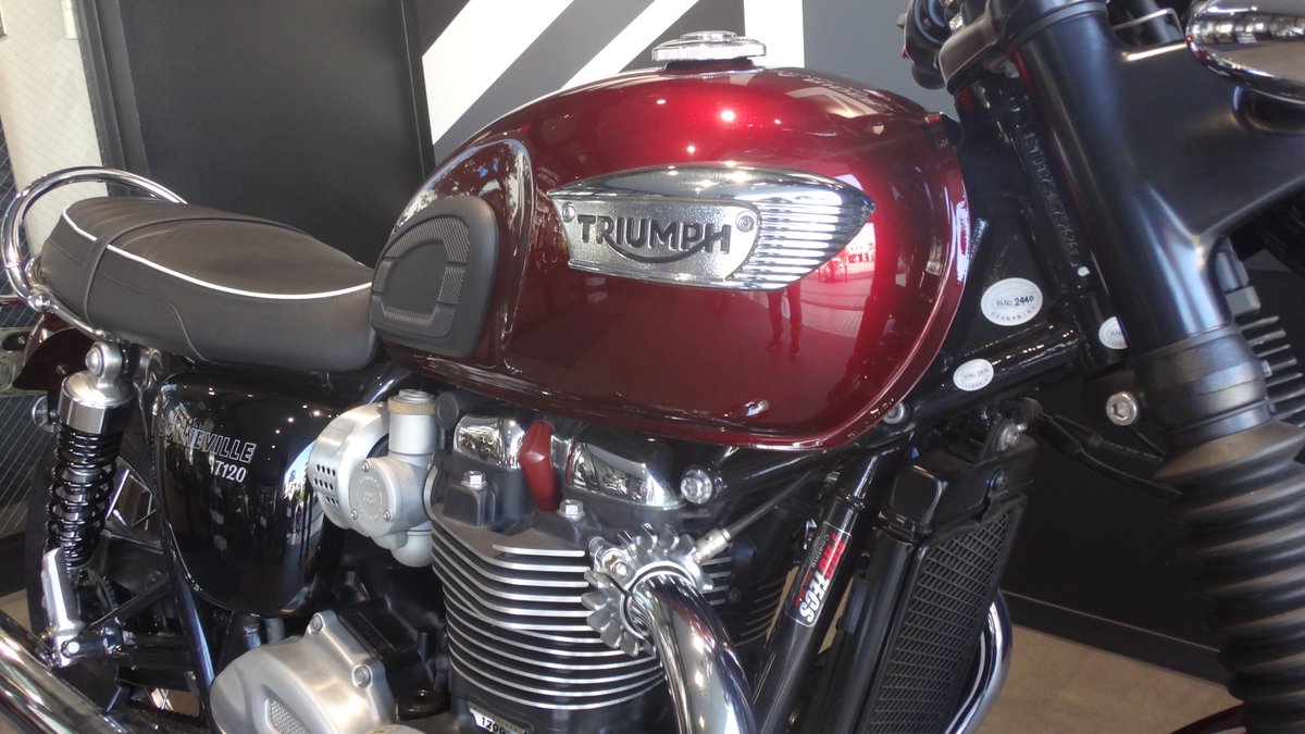 ট ইট র トライアンフ相模原 中古車情報 T Co 3u9w8ofouq ボンネビルｔ１２０ シンダーレッド 走行距離 6 490km 気になる方は店頭まで