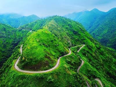 Obudu Cattle RanchLocated in Cross-River statethis is the most popular tourist attractions in Nigeria. it’s is actually located on a plateau at the Sankwala mountains. It’s weather conditions here are amazing