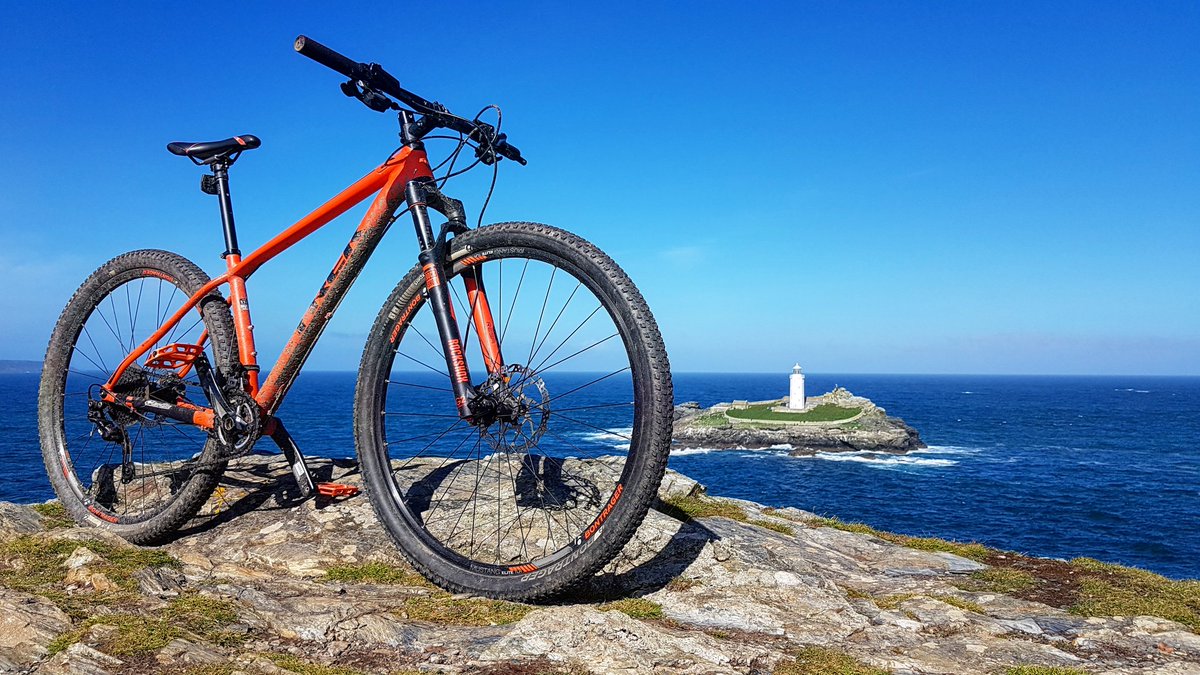 DesignDave's tweet image. Another great year riding around Cornwall thanks to @TrekBikes and my trusty Superfly7. Looking forward to next year already.... #trek #trekbikes #treksuperfly #superfly7
#mountainbiking