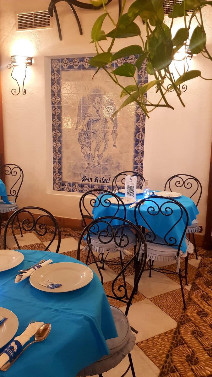 PosadaCaballo's tweet photo. Azul, azul y azul... En @PosadaCaballo teñimos las noches de azul.

¡¡Ya solo quedan 24 horas para volver a veros!!

Tiñe de azul tu fin de semana. 💙💙💙
No te quedes sin mesa, haz tu reserva:
📞957 29 03 74
🏠Calle San Basilio, 16
#córdobaESP
#casadecomidas
#verano2020 https://t.co/bmVfEp5NS5