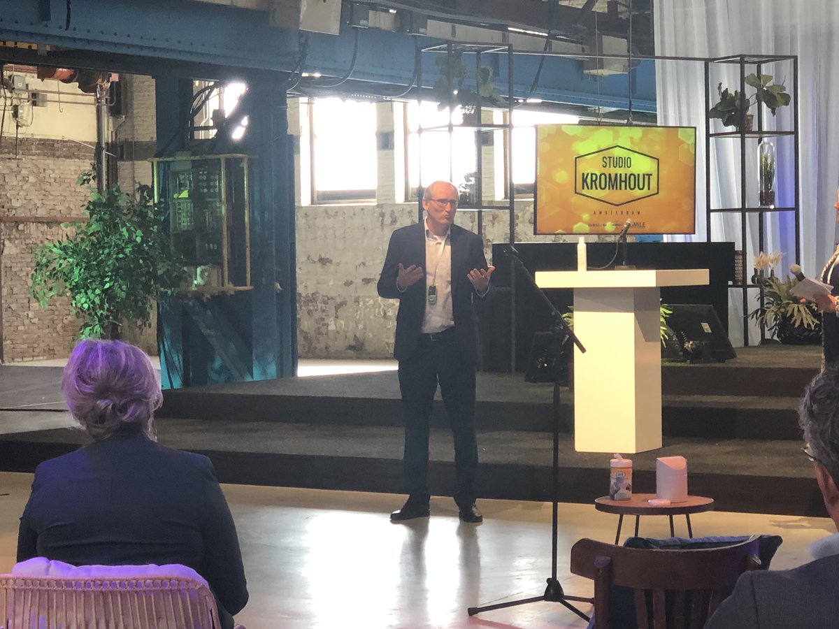 ideasfromeurope's tweet photo. Amsterdam hosts the #SmartDistanceLab on 28-30/8. #Entrepreneurs, #Startups, #scientists &amp; #government join forces and look for solutions how to organise events safely during #COVID-19 @pmwaasdorp @MinisterieEZK @kromhouthal #startupinresidence @Centillien https://t.co/U6nh3tMJD4