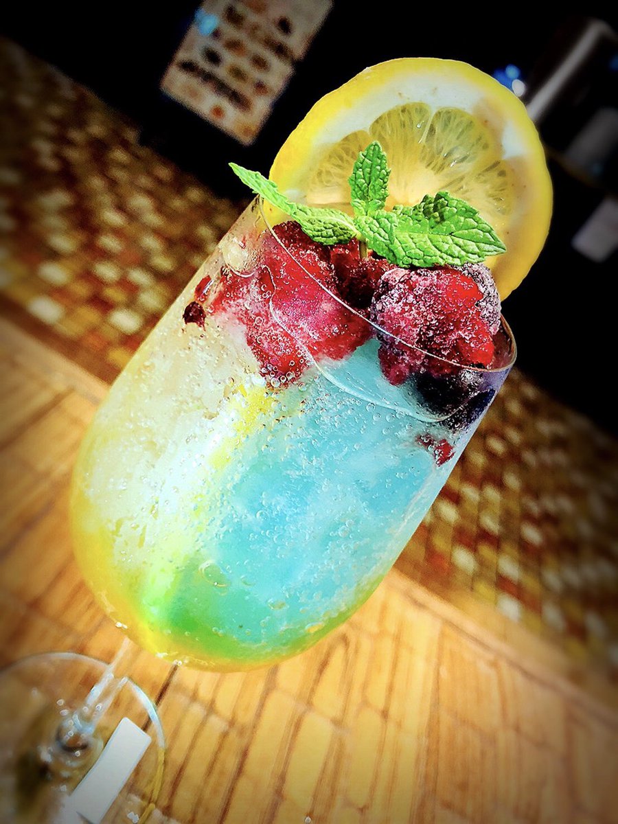_Magic_Ice_'s tweet photo. しらすくじらでのコラボドリンク🥤
今月までの限定メニューとなります！！
この土日が最後ですよ！皆様飲まれましたか？まだの方は是非！！

#RT #MagicIce #MagicCrush #FUNction #function #nextmovement #pioneer #trend https://t.co/DN9DiWnt3W