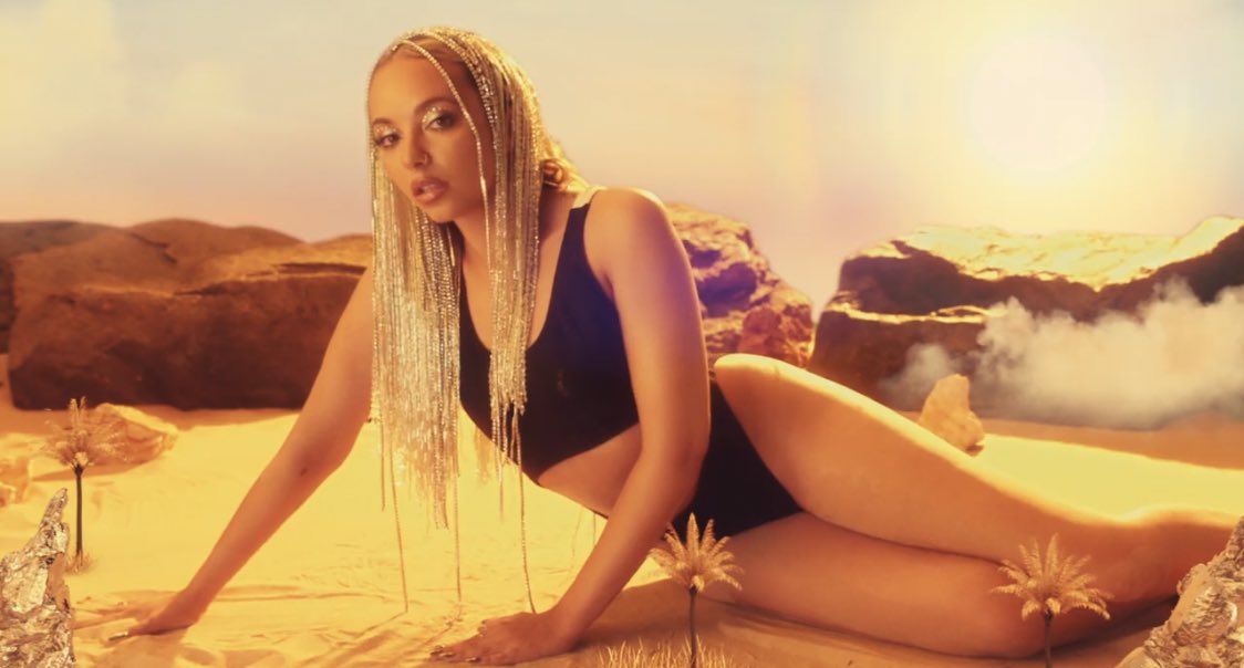 _LifeWithLM's tweet image. #HolidayMusicVideo ☀️